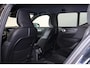Volvo XC40 T4 Recharge R-Design Expression - IntelliSafe Assist & Surround - Harman/Kardon audio - Adaptieve LED koplampen - Parkeercamera achter - Verwarmde voorstoelen & stuur - Parkeersensoren voor & achter - Draadloze tel. lader - Extra getint glas - 19' LMV
