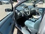 Toyota Yaris 1.3-16V VVT-i Sol