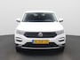 Volkswagen T-Roc 1.0 TSI Style Business Airco | Apple Carplay | Android Auto | Bluetooth | Buitenspiegels Elektrisch Verstel- en Verwarmbaar | Cruise Control Adaptief | Dakrails | Elektrisch Bedienbare Achterklep | Lederen Stuurwiel | Lichtmetalen Velgen | Naviagtiesysteem | Parkeersensor Voor en Achter | Stuurwiel Multifunctioneel