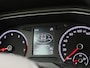 Volkswagen T-Roc 1.0 TSI Style Business Airco | Apple Carplay | Android Auto | Bluetooth | Buitenspiegels Elektrisch Verstel- en Verwarmbaar | Cruise Control Adaptief | Dakrails | Elektrisch Bedienbare Achterklep | Lederen Stuurwiel | Lichtmetalen Velgen | Naviagtiesysteem | Parkeersensor Voor en Achter | Stuurwiel Multifunctioneel