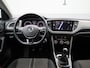 Volkswagen T-Roc 1.0 TSI Style Business Airco | Apple Carplay | Android Auto | Bluetooth | Buitenspiegels Elektrisch Verstel- en Verwarmbaar | Cruise Control Adaptief | Dakrails | Elektrisch Bedienbare Achterklep | Lederen Stuurwiel | Lichtmetalen Velgen | Naviagtiesysteem | Parkeersensor Voor en Achter | Stuurwiel Multifunctioneel