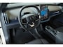 Volvo EX30 Cross Country P5 Long Range Plus Europa 69 kWh | Harman Kardon Premium Audio | Electrische bedienbare voorstoelen | Stoelverwarming | Stuurwielverwarming | Parkeercamera | Parkeersensoren voor + achter | Google Infotainment |
