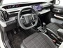 Citroën C3 Max 1.2 Turbo 100pk | Navigatie | Achteruitrijcamera | Climate Control | Cruise Control | Parkeersensoren | Bluetooth | Draadloze Apple Carplay / Android Auto | Comfortstoelen | Armsteun | Elektrisch inklapbare spiegels | Led koplampen | Afwijkende dakkleur | Donker getint glas | Trekhaak | 17" lichtmetalen velgen |