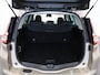 Renault Grand Scenic TCe 140pk Intens 5p | Trekhaak | 1800kg geremd | Parkeersensoren voor/achter | Adaptieve cruise control |