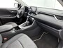 Toyota RAV4 2.5 Hybrid AWD Dynamic | BTW voertuig | Parkeersensoren voor+achter | Trekhaak afneembaar | 1650KG trekgewicht | Elektrische achterklep | Apple CarPlay/Android Auto |