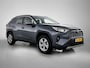 Toyota RAV4 2.5 Hybrid AWD Dynamic | BTW voertuig | Parkeersensoren voor+achter | Trekhaak afneembaar | 1650KG trekgewicht | Elektrische achterklep | Apple CarPlay/Android Auto |