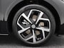 Volkswagen ID.3 Life 50 kWh 170 PK | Steunhaak | Stoel- en Stuurverwarming | Adaptieve Cruise Control | 19 Inch |