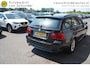 BMW 3-Serie Touring 318D 136PK BUSINESS LINE NIEUWE APK!! LET OP BIJ 239DKM NIEUWE MOTOR GEPLAATST NAVI LEDER CLIMA CRUISE BLUETOOTH PDC LMV 4X ELECTR.RAMEN/SPIEGELS