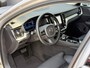 Volvo V60 T6 Plug-in hybrid AWD Plus Bright | Long Range | Trekhaak semi elektrisch inklapbaar | Elektrisch bedienbare voorstoelen | Stoel- & Stuurwielverwarming | 18 inch lichtmetalen velgen | Verwarmbare voorruit | Adaptieve Cruise Control met Pilot Assist | Google Maps & Infotainment