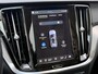 Volvo V60 T6 Plug-in hybrid AWD Plus Bright | Long Range | Trekhaak semi elektrisch inklapbaar | Elektrisch bedienbare voorstoelen | Stoel- & Stuurwielverwarming | 18 inch lichtmetalen velgen | Verwarmbare voorruit | Adaptieve Cruise Control met Pilot Assist | Google Maps & Infotainment