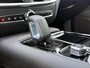 Volvo V60 T6 Plug-in hybrid AWD Plus Bright | Long Range | Trekhaak semi elektrisch inklapbaar | Elektrisch bedienbare voorstoelen | Stoel- & Stuurwielverwarming | 18 inch lichtmetalen velgen | Verwarmbare voorruit | Adaptieve Cruise Control met Pilot Assist | Google Maps & Infotainment