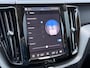 Volvo XC60 T8 Plug-in hybrid AWD Ultra Dark | Panoramadak | Harman Kardon | Luchtvering | 21 inch lichtmetalen velgen | Elektrisch verstel- en verwarmbare voorstoelen | Getint glas | Alarm klasse 3 | Google Maps & Infotainment