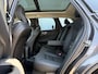 Volvo XC60 T8 Plug-in hybrid AWD Ultra Dark | Panoramadak | Harman Kardon | Luchtvering | 21 inch lichtmetalen velgen | Elektrisch verstel- en verwarmbare voorstoelen | Getint glas | Alarm klasse 3 | Google Maps & Infotainment