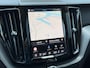 Volvo XC60 T8 Plug-in hybrid AWD Ultra Dark | Panoramadak | Harman Kardon | Luchtvering | 21 inch lichtmetalen velgen | Elektrisch verstel- en verwarmbare voorstoelen | Getint glas | Alarm klasse 3 | Google Maps & Infotainment