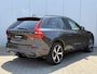 Volvo XC60 T8 Plug-in hybrid AWD Ultra Dark | Panoramadak | Harman Kardon | Luchtvering | 21 inch lichtmetalen velgen | Elektrisch verstel- en verwarmbare voorstoelen | Getint glas | Alarm klasse 3 | Google Maps & Infotainment