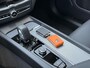 Volvo XC60 T8 Plug-in hybrid AWD Ultra Dark | Panoramadak | Harman Kardon | Luchtvering | 21 inch lichtmetalen velgen | Elektrisch verstel- en verwarmbare voorstoelen | Getint glas | Alarm klasse 3 | Google Maps & Infotainment