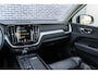 Volvo XC60 T5 Momentum | Navigatie | Stoelverwarming | Lederen Bekleding | Sportstoelen | Keyless Entry | DAB | Elek. Achterklep | LED Koplampen | Elek. Stoelen | Lichtmetalen Velgen 19 inch