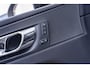 Volvo XC60 T5 Momentum | Navigatie | Stoelverwarming | Lederen Bekleding | Sportstoelen | Keyless Entry | DAB | Elek. Achterklep | LED Koplampen | Elek. Stoelen | Lichtmetalen Velgen 19 inch