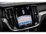 Volvo V60 2.0 B3 Core | Black Pack | Achteruitrijcamera | Parkeersensoren | Keyless Entry | Elektrische Achterklep | Navigatie | Cruise Control Adaptief | BLIS | Lighting Pack | Essential Sport Pack