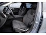 Volvo V60 2.0 B3 Core | Black Pack | Achteruitrijcamera | Parkeersensoren | Keyless Entry | Elektrische Achterklep | Navigatie | Cruise Control Adaptief | BLIS | Lighting Pack | Essential Sport Pack