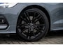 Volvo V60 2.0 B3 Core | Black Pack | Achteruitrijcamera | Parkeersensoren | Keyless Entry | Elektrische Achterklep | Navigatie | Cruise Control Adaptief | BLIS | Lighting Pack | Essential Sport Pack