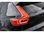 Volvo XC40 2.0 B3 Plus Black Edition | Google | Stuur-/Stoelverwarming | Pixel LED Koplampen | 360 Camera | Adaptieve Cruise | Getint Glas | BLIS | 20" LM