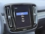 Volvo XC40 T5 Recharge R-Design | Trekhaak semi elektrisch wegklapbaar | Lederen bekleding | Adaptieve Cruise Control met Pilot Assist | Verwarmbare voorruit | Harman Kardon | 19 inch lichtmetalen velgen | Verwarmbare voorstoelen & stuurwiel | Elektrisch verstelbare voorstoelen