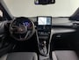 Toyota Yaris Cross 1.5 Hybrid 115 First Edition uit 2025 Rijklaar + Fabrieksgarantie Henk Jongen Auto's in Helmond,  al 50 jaar service zoals 't hoort!