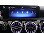 Mercedes-Benz A-klasse 180 Business Solution AMG | Night | Panoramadak | Multibeam | Widescreen | Achteruitrijcamera | Sfeerverlichting | Stoelverwarming |