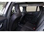 Volvo V60 T6 Recharge AWD Plus Dark - Panorama/schuifdak - IntelliSafe Assist & Surround - 360º Camera - Harman/Kardon audio - Verwarmde voorstoelen, stuur & achterbank - Parkeersensoren voor & achter - Elektr. bedienb. voorstoelen met geheugen - Head up display - Extra getint glas - 19' LMV