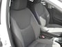 Toyota Yaris Hybrid Black & White 14.790 km