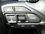 Toyota Yaris Hybrid Black & White 14.790 km