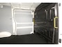 Volkswagen Crafter 2.0 TDI L3H3 177PK | 3500kg Trekgew. | Airco | Cruise | Camera | Carplay | 3 Zits | 2xSchuifdeur | Trekhaak