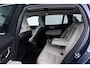 Volvo V60 T5 Momentum Pro | ACC | Panoramadak | Head-Up | Stoel+Stuurverwarming | Trekhaak | Camera