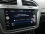 Volkswagen Tiguan 1.4 TSI eHybrid Elegance PHEV SOH 96.9% 245pk Dealer O.H | Adaptive Cruise | 360 Camera | Head Up | Stoelverwarming | IQ Light | Stuurverwarming | Apple Carplay | Travel Assist | Navigatie | Virtual | DAB | 18"L.M | Plug In Hybrid |