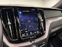Volvo XC60 2.0 T8 AWD R-Design Plug-In Hybride 390PK*Panodak*Luchtvering*Trekhaak*H&K*DealerOh*