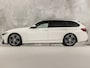 BMW 3-Serie 318i M Sport Automaat (GROOT NAVI, M PAKKET, VIRTUAL COCKIT, COGNAC LEDER, SPORTSTOELEN, STOELVERWARMING, GETINT GLAS, ELEK ACHTERKLEP, NIEUWE APK, NIEUWSTAAT)