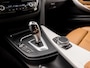 BMW 3-Serie 318i M Sport Automaat (GROOT NAVI, M PAKKET, VIRTUAL COCKIT, COGNAC LEDER, SPORTSTOELEN, STOELVERWARMING, GETINT GLAS, ELEK ACHTERKLEP, NIEUWE APK, NIEUWSTAAT)
