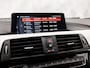 BMW 3-Serie 318i M Sport Automaat (GROOT NAVI, M PAKKET, VIRTUAL COCKIT, COGNAC LEDER, SPORTSTOELEN, STOELVERWARMING, GETINT GLAS, ELEK ACHTERKLEP, NIEUWE APK, NIEUWSTAAT)