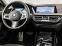 BMW 2-Serie 218i M Sport High Executive Automaat (PANORAMADAK, KUIPSTOELEN, M PAKKET, HARMAN/KARDON, LEDER, STOELVERWARMING, GETINT GLAS, CAMERA, APPLE CARPLAY, NIEUWSTAAT)