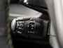 Peugeot 2008 1.2 PureTech GT-Line Automaat (APPLE CARPLAY, GROOT NAVI, 360 CAMERA, LEDER, SPORTSTOELEN, GETINT GLAS, CRUISE, LANE ASSIST, NIEUWSTAAT)