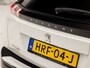 Peugeot 2008 1.2 PureTech GT-Line Automaat (APPLE CARPLAY, GROOT NAVI, 360 CAMERA, LEDER, SPORTSTOELEN, GETINT GLAS, CRUISE, LANE ASSIST, NIEUWSTAAT)