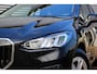 BMW 2-Serie Active Tourer 225e xDrive // 97% SoH | Camera | Curved Display | Elek. achterklep | 85km WLTP elektrische range | CarPlay & Android Auto
