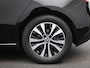 Mercedes-Benz A-klasse 180 Business Solution | Automaat | Apple Carplay / Android Auto | Achteruitrijcamera | Navigatie | Half-Leder | Stoelverwarming | Climate Control | Cruise Control | Wide Screen Cockpit | Lichtmetalen Velgen |