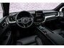 Volvo XC60 2.0 T8 Plug-in hybrid AWD Ultra Dark Executive Edition | Luchtvering | 22" | Gelamineerd Glas | Bowers & Wilkins | Stoelmassage & Ventilatie |