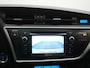 Toyota Auris 1.8 Hybrid Lease Pro | Panodak | Stoelverwarming | Parkeersensoren | Onderweg-naar-dealer