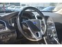Volvo XC60 2.4 D4 Summum | Navigatie | Leer | Elek stoelen | Memory Stoelen | Panoramadak | Parkeercamera | Parkeersensoren | zeer compleet dealeronderhouden 2.4 5 cilinder laatste beurt bij 130000km km wit metallic stoelverwarming camera trekhaak panorama dak
