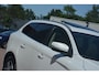 Volvo XC60 2.4 D4 Summum | Navigatie | Leer | Elek stoelen | Memory Stoelen | Panoramadak | Parkeercamera | Parkeersensoren | zeer compleet dealeronderhouden 2.4 5 cilinder laatste beurt bij 130000km km wit metallic stoelverwarming camera trekhaak panorama dak