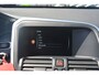 Volvo XC60 2.4 D4 Summum | Navigatie | Leer | Elek stoelen | Memory Stoelen | Panoramadak | Parkeercamera | Parkeersensoren | zeer compleet dealeronderhouden 2.4 5 cilinder laatste beurt bij 130000km km wit metallic stoelverwarming camera trekhaak panorama dak