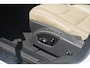 Volvo XC60 2.4 D4 Summum | Navigatie | Leer | Elek stoelen | Memory Stoelen | Panoramadak | Parkeercamera | Parkeersensoren | zeer compleet dealeronderhouden 2.4 5 cilinder laatste beurt bij 130000km km wit metallic stoelverwarming camera trekhaak panorama dak